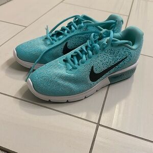 COPY - Nike Air Max Sequent 2